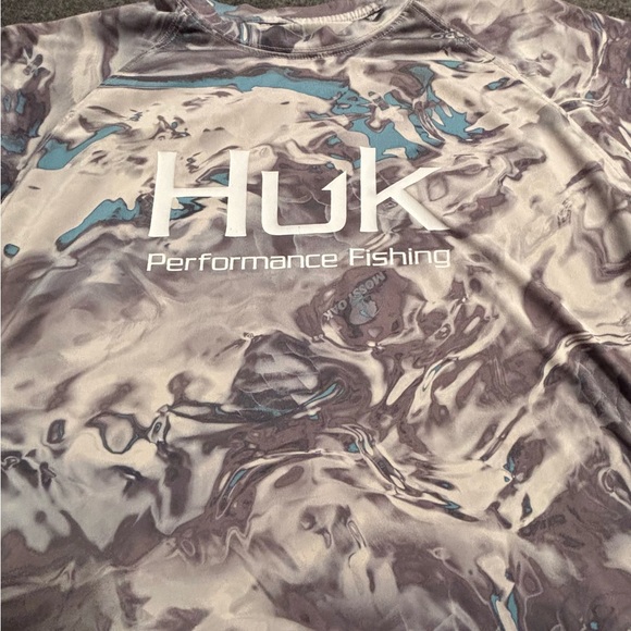 Huk Mossy Oak Performace shirt with logo on R sleeve, back and front. Sz S - Picture 2 of 4